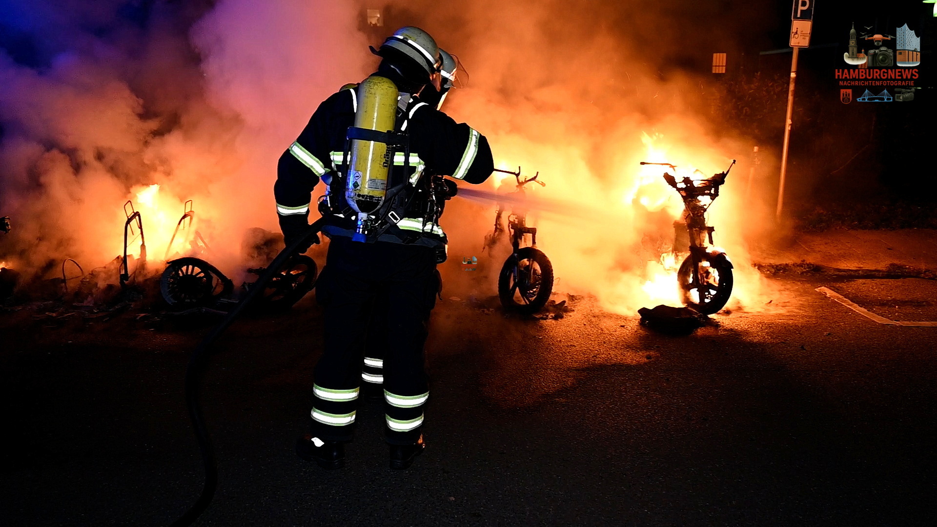 01.10.2025 Mehrere Motorroller angezündet