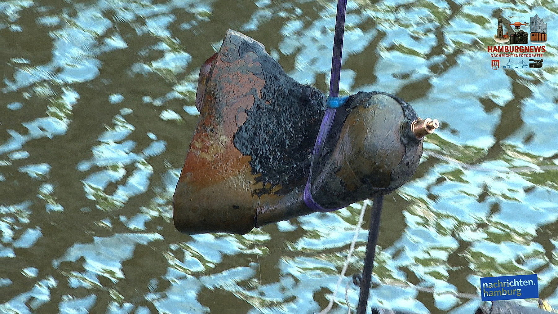 Hamburg Steinwerder - Brandbombe bei Sondierung gefunden - Freihafen für Bergung gesperrt