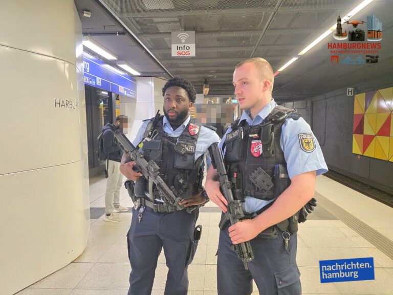 Polizeieinsatz am Bahnhof Harburg wegen täuschend echter Spielzeugwaffe
