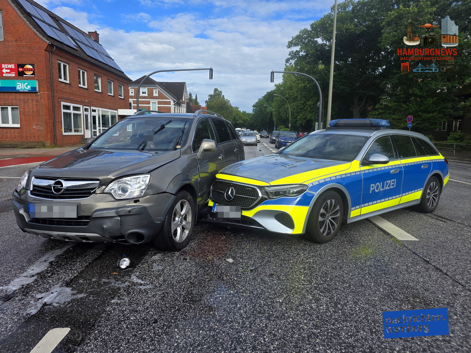Hamburg Neugraben - Unfall mit Blaulicht - Stau auf der B73