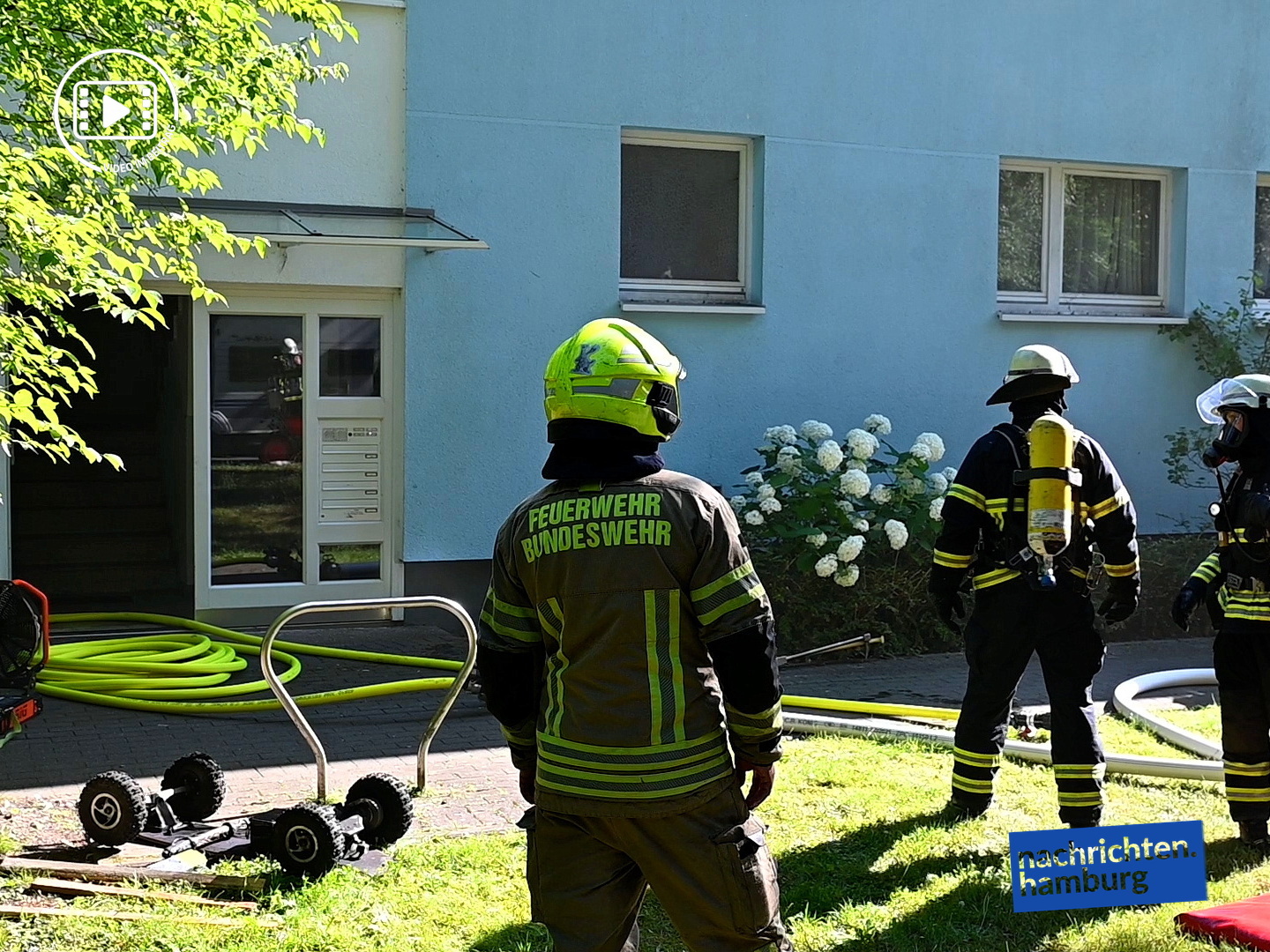 Kellerbrand in Hamburg-Farmsen: Feuerwehr löscht Feuer schnell – keine Verletzten
