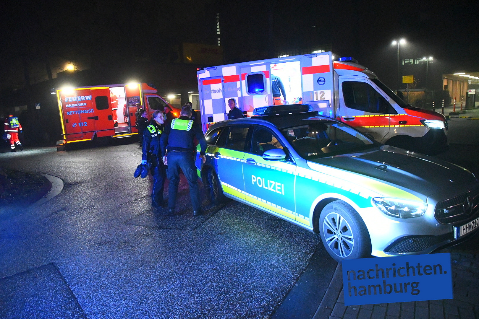 Hamburg Harburg - Messerstecherei auf offener Straße - 2 verletzte, 1 toter