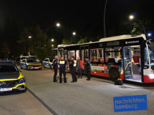 Polizei am Bus