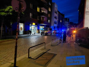 Einsatzkräfte vor dem Netto