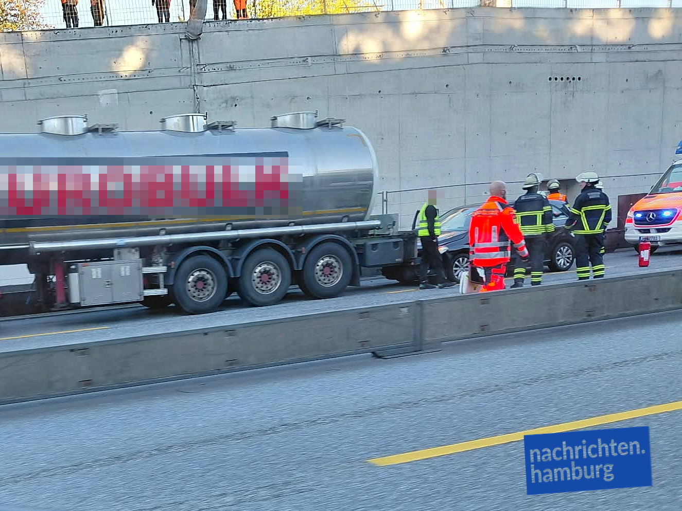 Unfall A7 Bahrenfeld Hubschraber landet auf der Autobahn