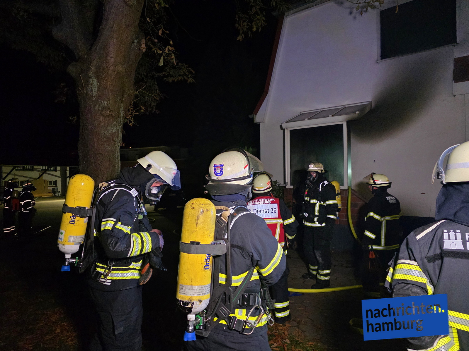 Feuerwehr im Falkenbwegsweg