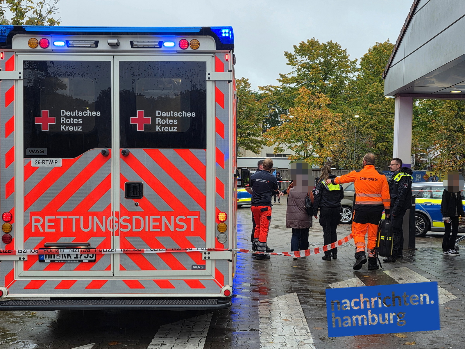 Schwerer Unfall auf Lidl-Parkplatz – Fußgänger nach Sturz r